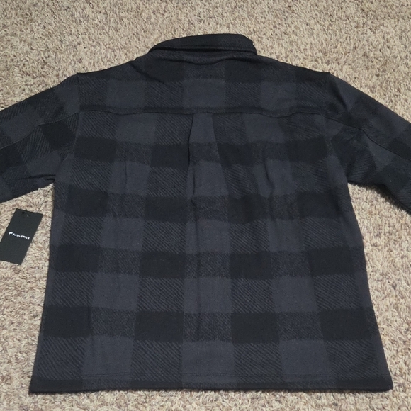 *NWT* Fabletics The Go-To Shirt Button-Up Jacket - Plaid Men's Black, Size M - Picture 9 of 12